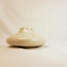 vase_beige_curlyedge2