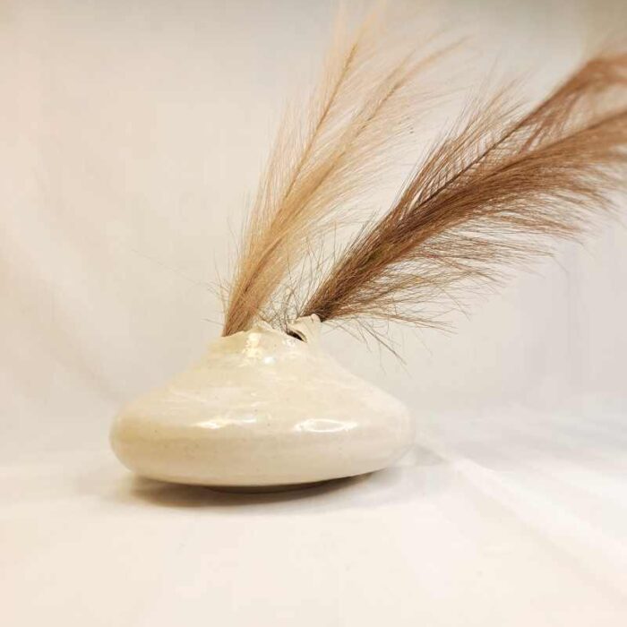 vase_beige_curlyedge3