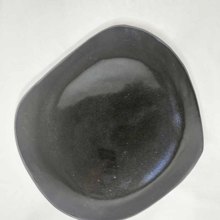 plate_black_blue_irregular3