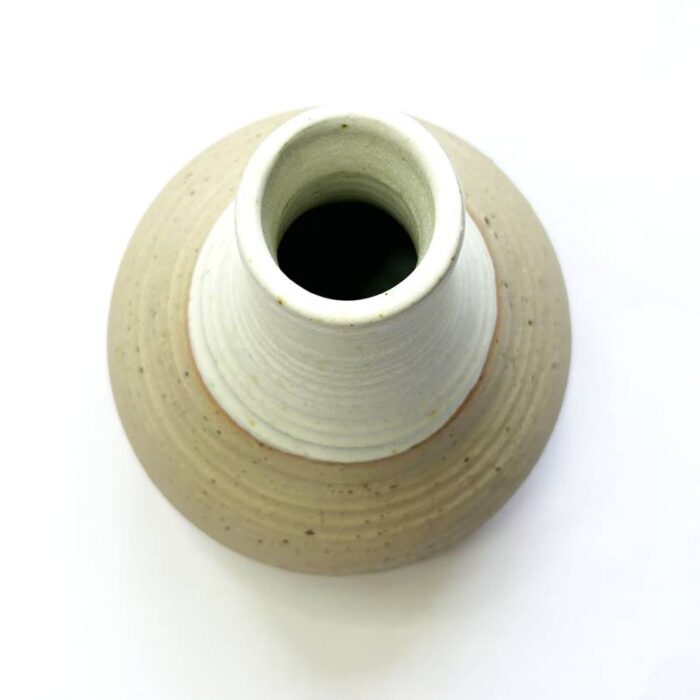 beige_vase1_2 beige_vase1_2